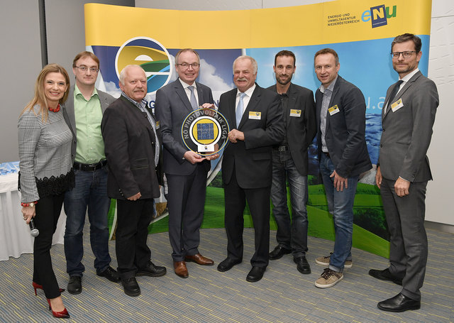 Christa Kummer, Roman Prager, Josef Flicker, LH-Stv. Stephan Pernkopf, Bürgermeister Willibald Pollak, Amtsleiter Michael Annerl, Anton Pfeffer, Dieter Moor, CEO Ertex Solar