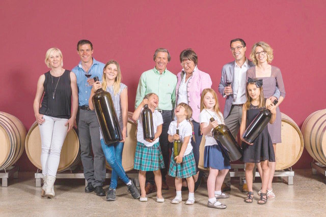 Drei Generationen Migsich auf einem Bild vereint. Maria und Erich sind stolz auf ihre Kinder und Enkel. | Foto: zVg