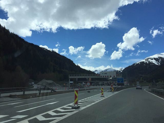An der Mautstelle St. Jakob a. A. herrscht derzeit bis auf die Baustellenfahrzeuge Ruhe.