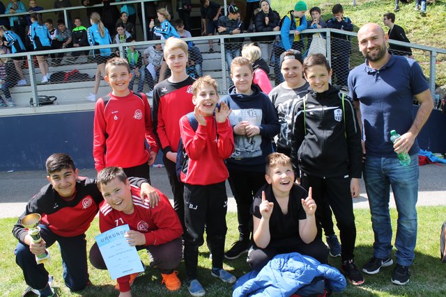 Die NMS Ried gewann das Kleinfeldturnier.
