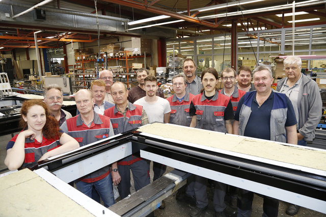 AK-Präsident Gerhard Michalitsch mit den AK-Kollegen Markus Schrödl und Johann „Jolly“ Binder sowie die Betriebsräte Martin Moors und Franz Piller mit den KollegInnen David Wohlmuth, Stefan Stampf, Ferdinand Schreiner, Josef Grabner, Michael Bauer, Evelin Knapp, Jan Tesch, Gerald Wagner, Johann Müllner und Andreas Buranich.