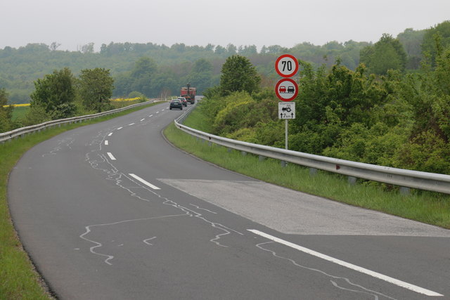 Blick in Fahrtrichtung Eisenstadt: "Ab hier konnte der LKW bisher gefahrlos überholt werden."