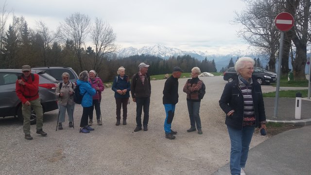 der Parkplatz ca. 100 Meter vor der Zistelalm