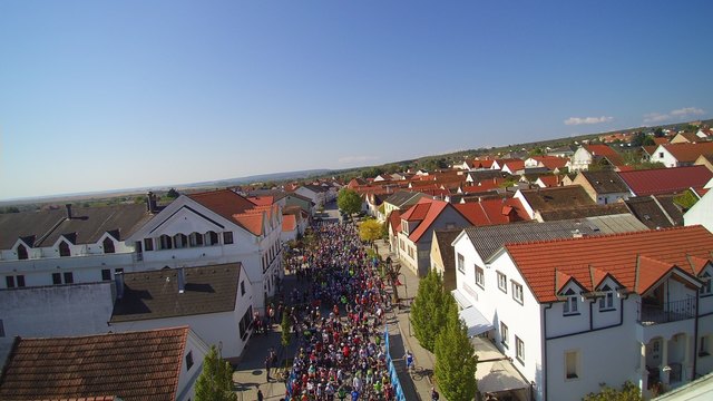 Nach dem tragischen Todesfall beim Radmarathon bitten die Organisatoren um Unterstützung für die Hinterbliebenen. | Foto: Neusiedlersee Radmarathon