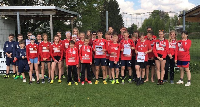 In spannenden Spielen wurde der U14-Bezirksmeister im Faustball ermittelt.