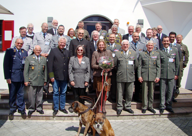 Gruppenbild mit VBGM Rieser, Dr. Kneissl und Militärkommandant GenMajor Mag.Bauer