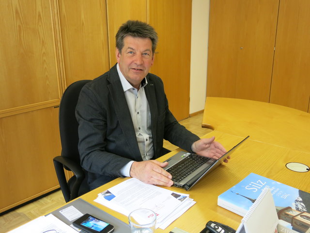 Bgm. Helmut Dablander freut sich, dass mit der Aussiedlung des Bauhofes auch Baulandreserven für Silz geschaffen werden.