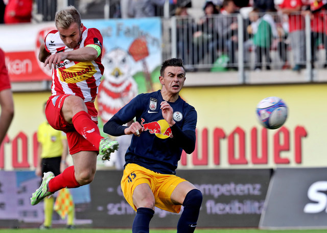 David Sencar (Kapfenberg), Smail Prevljak (Liefering). | Foto: GEPA pictures/Hans Oberlaender