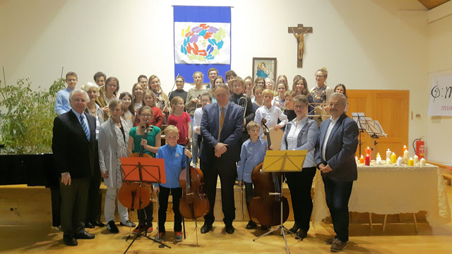 v.l.n.r. im Vordergrund Bgm Johann NOVOMESTSKY , Bgm. Claudia BOCK, Bgm Josef SCHMIDL-HABERLEITNER, Vzbgm. Irene WALLNER-HOFHANSL, GR Ing. Anton STROMBACH