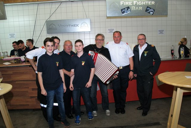Sebastian Reinisch, Kdt. Hubert Dachauer, Johann Dachauer, Daniel Mayerhofer, Bgm. Alfred Reinisch, Kdt. Stv. Hannes Gregor und Bezirks Feuerwehr Kommandant Anton Kerschbaumer
