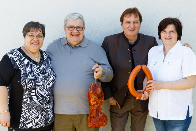 Renate und Alois Brunner feierten mit Ex-ORF Moderator Karl Kanitsch und Tochter Daniela.
