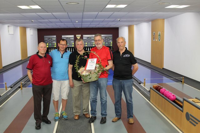 Sieger die ARBÖ Ortsgruppe Bad Häring. Adi Netsch, Max Egger, Ortsclubobmann Josef Steinlechner (Wörgl), Heinrich Zierl, Hermann Brandauer.