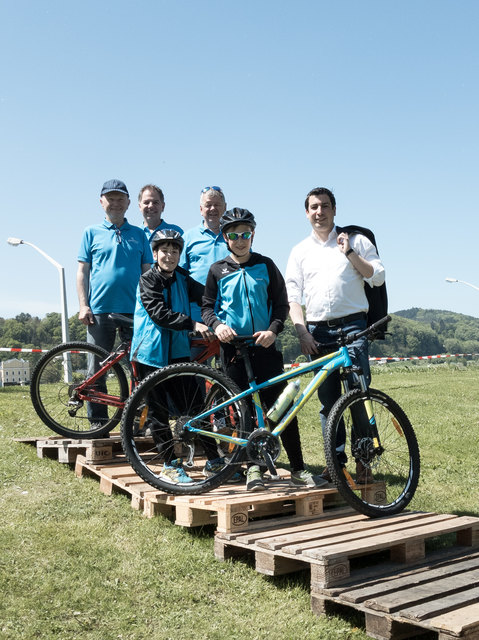 Es ist immer wieder schön, in Persenbeug-Gottsdorf die Naturfreunde am Donaubike Event zu besuchen! Alois Peböck, Naturfreunde Obmann Gerhard Holzer, Bürgermeister Manfred Mitmasser, Abgeordneter Dr. Günther Sidl und 2 geschickte Teilnehmer des Radparkours