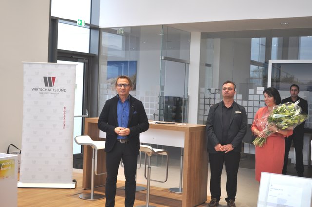 Wirtschaftsbundobmann Chistian Prechtl, Familie Adolf und Andrea Toferer (v. l.)