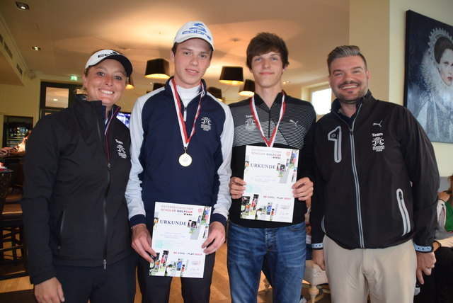 Proette Melanie Wolkersberger und DCC-Manager Christian Hieke mit Matthias Maurovich und Jakob Breitenecker.