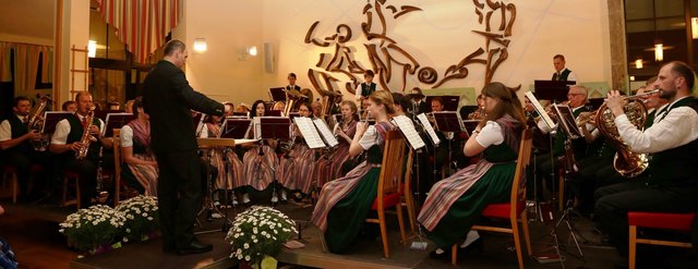 Frühlingskonzert 2017 der Ortsmusikkapelle Obertraun unter der Leitung von Kapellmeister Josef Pühringer.