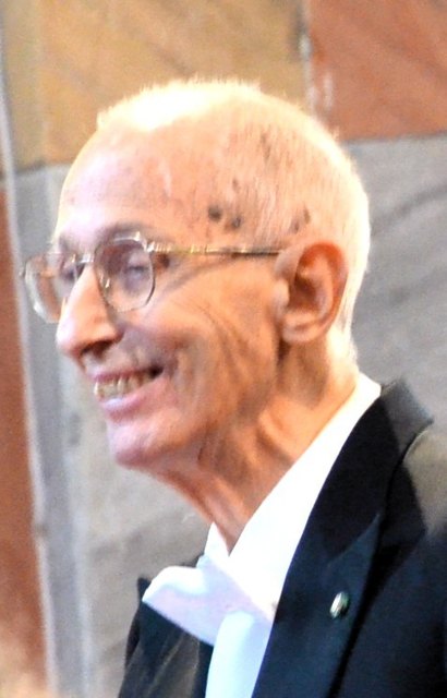 Dirigentb Claudio Scimone