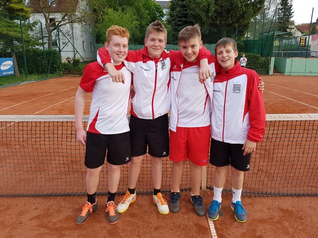 von links: Richard P., Lukas B., Patrick F. und Gregor M.