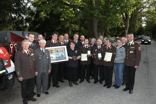 Zur 130 Jahr Feier der FF Rekwinkel kamen neben vielen Kameraden und Kommandanten der Nachbargemeinden auch Bürgemeister Josef Schmidl-Haberleitner Vizebürgermeisterin Irene Wallner-Hofhansl sowie Gemeinderäte, Bezirkskommandant Georg Schröder und Abschnittsfeuerwehrkommandant Viktor Weinzinger.