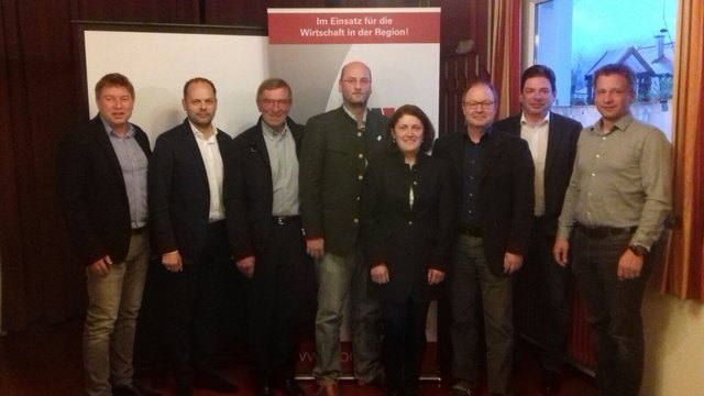Herbert Gösweiner, Gerhard Heidlmair, Wolfgang Schürrer, Raimund Seebacher, Johanner Ellmauer, Martin Humpl, WB-Bezirksobmann Klaus Aitzetmüller, Georg Schürrer (v.li.)