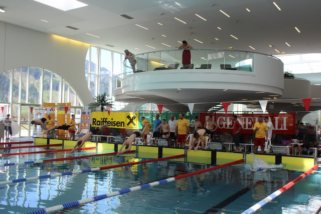 Der Start von 50 Metern Freistil