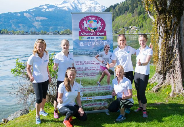 Tourismusdirektorin Renate Egger mit ihrem Team