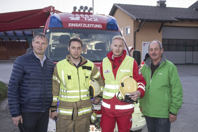 Bgm. Georg Gappmayer, OFK Hans-Peter Seitlinger, Rotkreuz-Bereitschaftskommandant Horst Scharfetter, Bez-Kat.Ref. Philip Santner. | Foto: Österreichisches Rotes Kreuz (ÖRK)