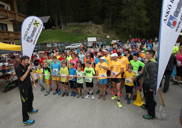 Am 12. Mai geht's wieder los mit dem Staffellauf rund um den Vorderen Gosausee. | Foto: Karl Posch