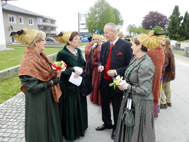 Die Ehrengäste | Foto: Goldhaubengruppe Ostermiething