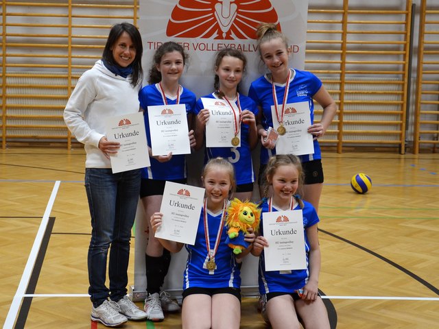 Die U11 strahlte mit der Goldmedaille um die Wette.