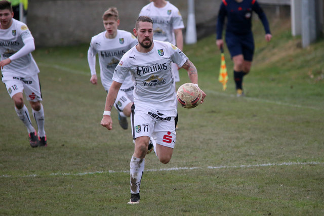 Kevin Steiner wird nach seinem Bänderriss noch ein paar Wochen fehlen. | Foto: Iris Bloder