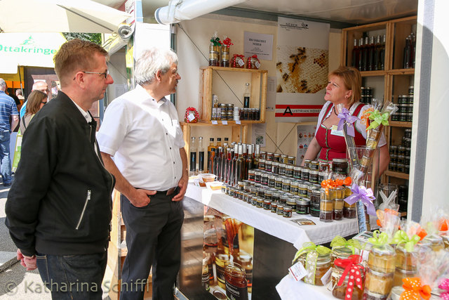 Das Genussfestival im Stadtpark bietet kulinarische Köstlichkeiten aus ganz Österreich. | Foto: Katharina Schiffl