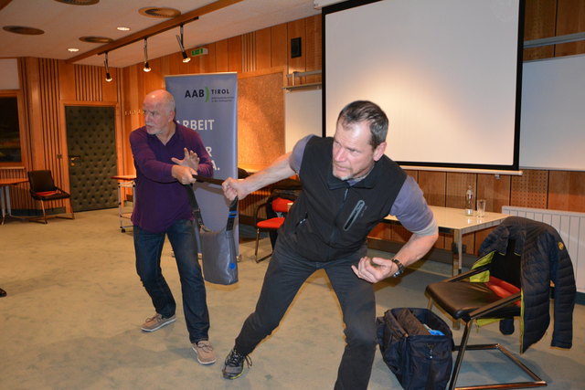 Roland Schweighofer (Landeskriminalamt) und Robert Kruckenhauser (Stadtpolizeikommando Innsbruck) hielten bereits im November 2016 einen Vortrag zum Thema "Sicherheit in der Öffentlichkeit".
