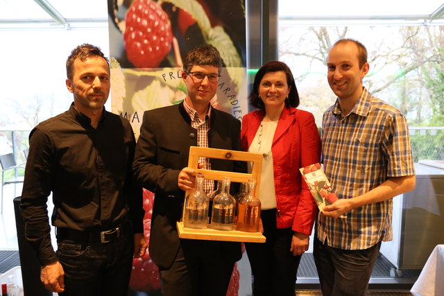 LW Hubert Draxl (Obstbauer und Brenner)_Markus Mair_Regina Norz Tirol-Obst-Obfrau_Klemens Böck (LK Tirol)