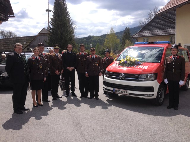Das neue Mannschaftstransportfahrzeug der FF Modriach wurde in den Dienst gestellt.