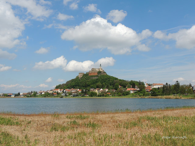 Der erhoffte Regen kam und der letzte Teich konnte befüllt werden.