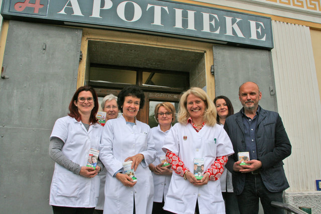 Apotheke zum Hl. Michael: Petra König, Gaby Lanschützer, Edith Jokesch, Monika Hartsleben, Gisa Lippert-Rothlauer, Andrea Kocher, Marcus Lippert.