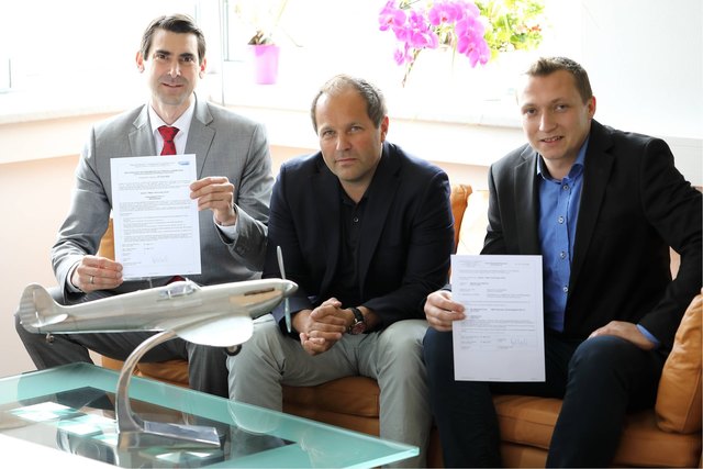 Benedikt Reithofer (Geschäftsführer und Production Manager im Zertifizierungsverfahren), Hans-Jörg Holleis (Geschäftsführer) und Michael Schwarzlmüller (Quality Manager im Zertifizierungsverfahren).