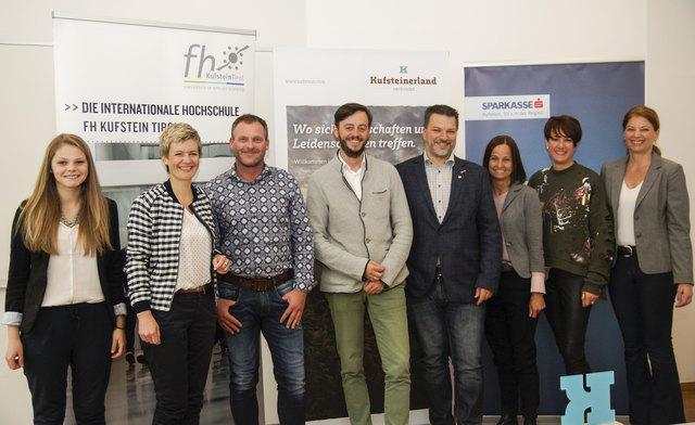 Nicole Hackl (Sparkasse), Anja Trösch und Michael Frödrich (arte Hotel), Stefan Pühringer (Kufsteinerland), Thomas Ebner (Standortmarketing), Andrea Lenk und Sandra Bodner (Kufstein Galerien) und Monika Kohlhofer (Studiengang Sport-, Kultur- & Veranstaltungsmanagement, v.l.).