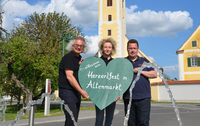 Ein großes Herz: Der Tourismusverband Fürstenfeld und die Stadtgemeinde freuen sich auf viele Besucher beim 6. Altenmarkter Herzerlfest, am 20. Mai 2017.