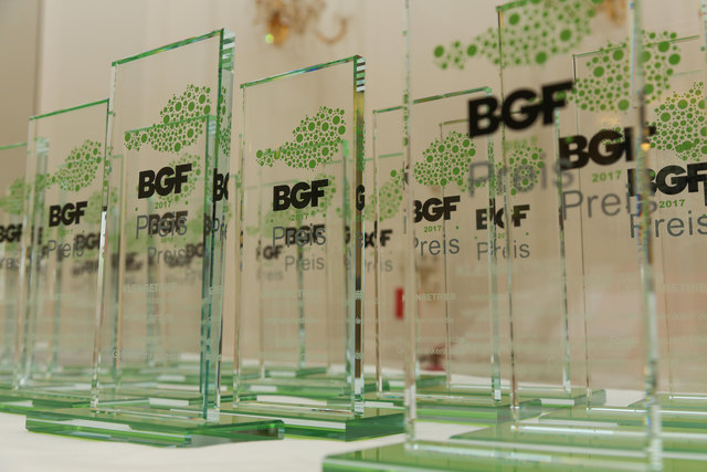 24 Betriebe aus ganz Österreich wurden mit einem „BGF-Preis 2017“ ausgezeichnet. Ziel der Auszeichnung ist es, die nachhaltigen und innovativen Aktivitäten in österreichischen Unternehmen im Bereich Betrieblicher Gesundheitsförderung sichtbar zu machen.
