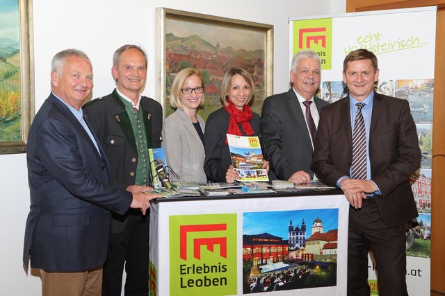Zusammenarbeit: Finanzreferent Horst Prasthofer, Vorsitzender Anton Hirschmann, stellvertretende Vorsitzende Astrid Baumamn, Geschäftsführerin Andrea Moder, Bürgermeister der Marktgemeinde Niklasdorf Johann Marak und Bürgermeister der Stadt Leoben Kurt Wallner (v.l.).