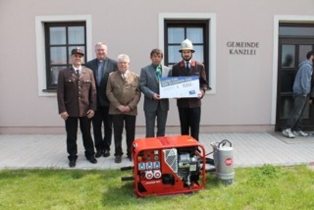 Gemeinderat und Verwalter Elmar Schöberl, Pfarrer Tadeusz Krupnik, Orstvorsteher Erwin Löffler, Stadtrat Gottfried Zelenka und Florian Weigl.