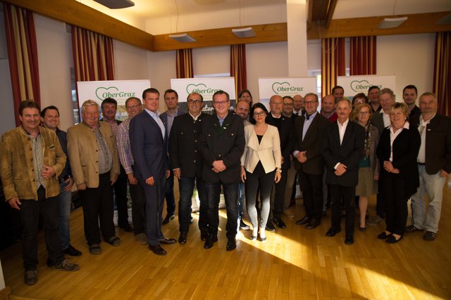 Gruppenfoto der Tourismusverantwortlichen.