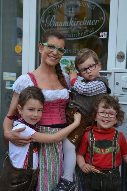 Barbara Baumkirchner ist erfolgreiche Geschäftsfrau und dreifache Mutter. Mit viel Herzblut bringt sie alles gekonnt unter einen Hut.