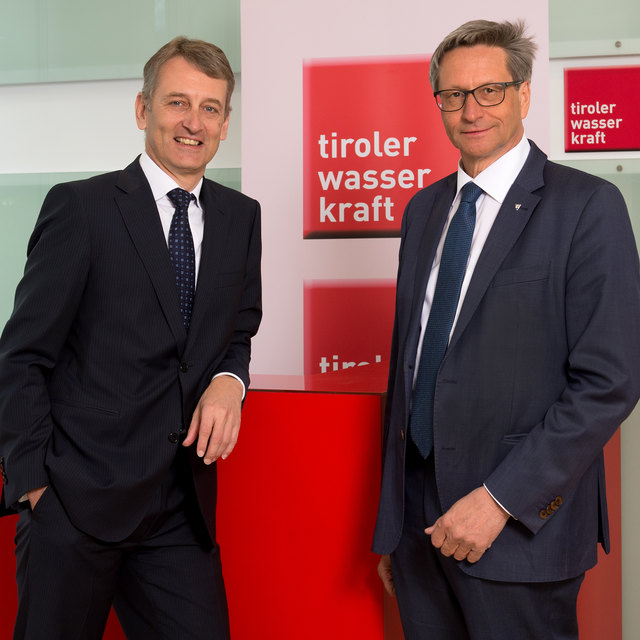 Positive Bilanz in einem schwierigen Marktumfeld: TIWAG-Vorstandsvorsitzender Erich Entstrasser mit Aufsichtsratschef Reinhard Schretter (re.).