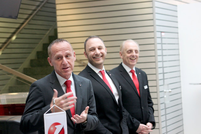 Dem Management war die Freude über die neue Filiale anzusehen.
