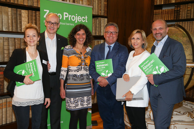 Zero Project Konferenz in der alten Bibliotheksaula,
im Bild v. li: Christine Steger Referentin für Soziales, Martin Essl Initiator Zero Project, Teresa Lugstein Moderatorin, LR Heinrich Schellhorn, Karin Praniess-Kastner Koordinatorin Unternehmensdialoge Österreich - Essl-Foundation, Guido Güntert GF Lebenshilfe