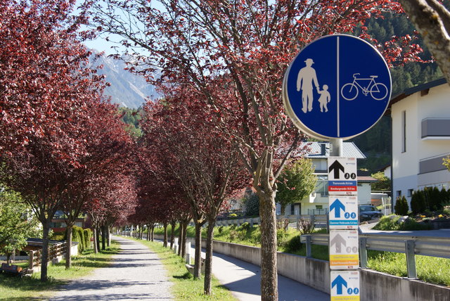 Auf der ehemaligen Bahntrasse durch Zams wurde der Radweg bereits vor Jahren umgesetzt.