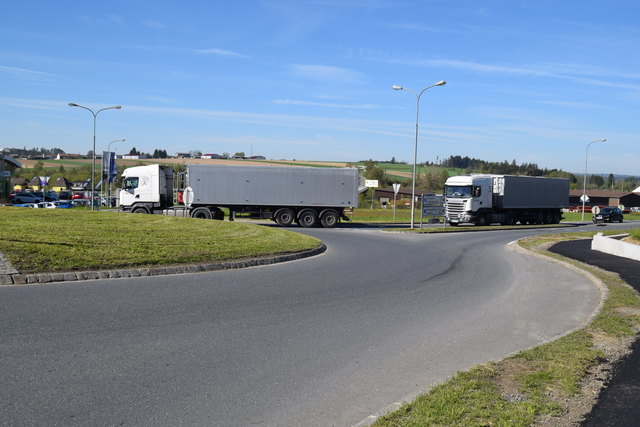 Unterschiede zwischen Pkw oder Lkw gibt es kaum: beide Gattungen sind ähnlich blinkfreudig oder -faul.